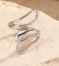 Anillo forma larga, ajustable.