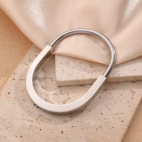 Pulso dupe lock Tiffany. Color plateado.