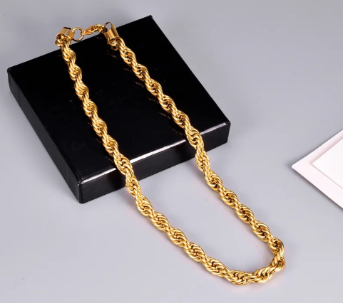 Collar torzal grueso.