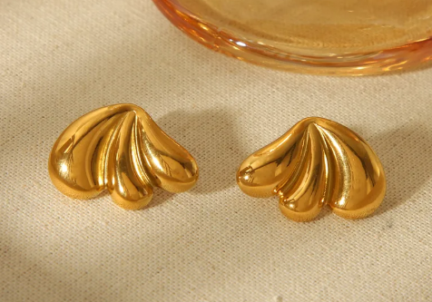 Aretes de 3 pétalos.